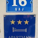 Ivona Apartment *